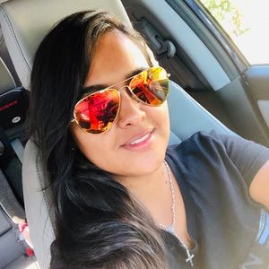 Meet your Posher, Nathalia